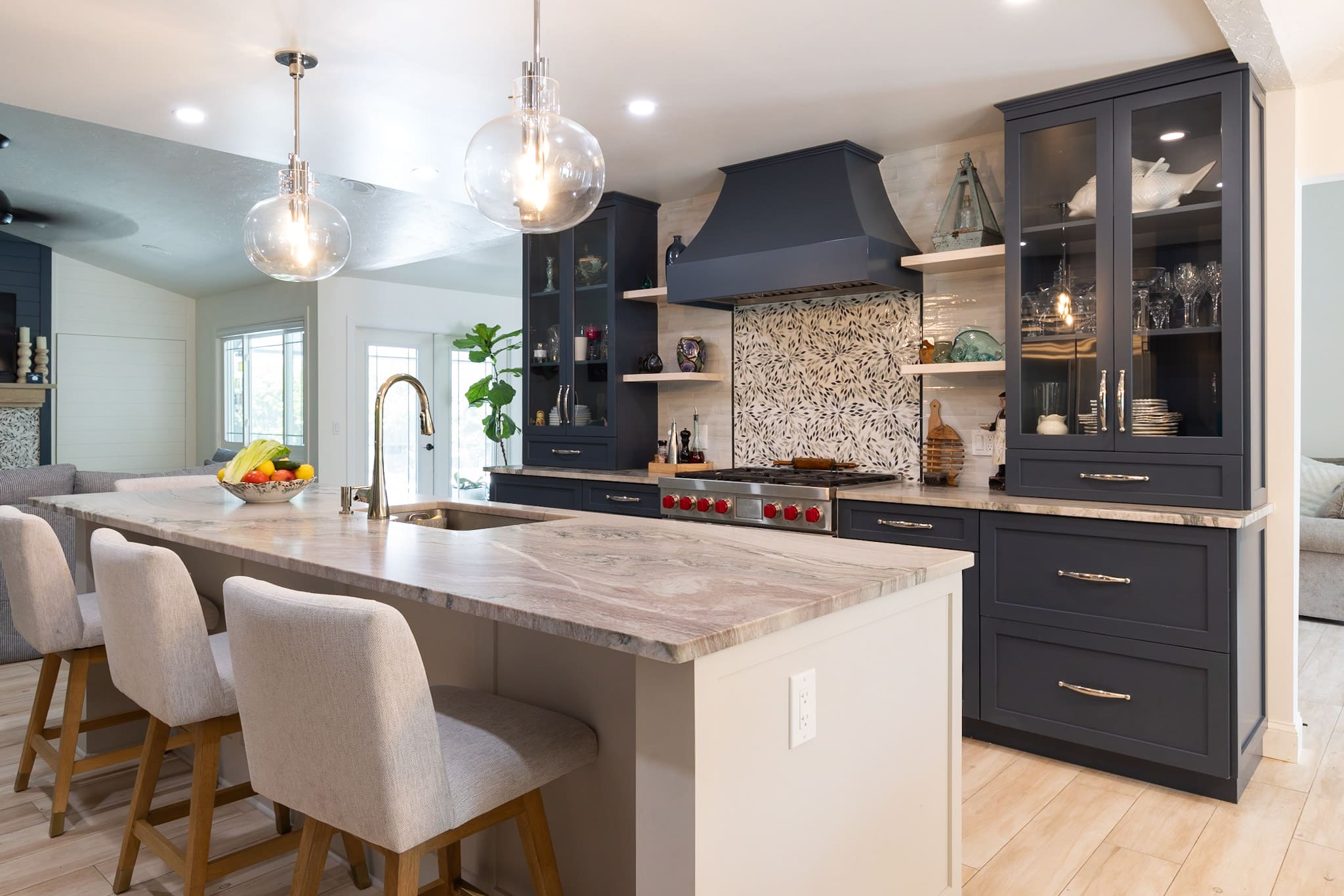 Navy blue custom kitchen - Snow Custom Cabinetry